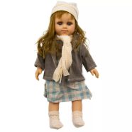   Gyönyörű Éneklő Hajasbaba Csinos Téli Szettben, Kötött Kiegészítőkkel – 40 Cm