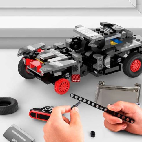 Audi RS Q e-tron 1:30 klocki 367 darabos építőkockák